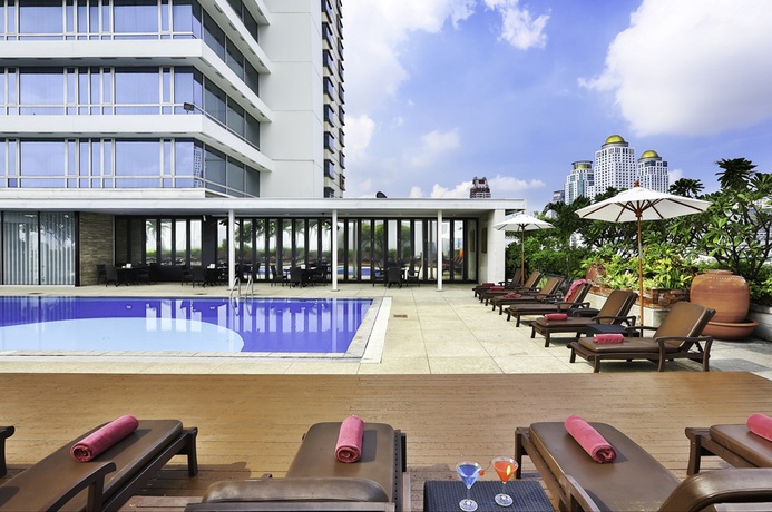 Imagen de la piscina del Hotel Eastin Makkasan Bangkok. Foto 25