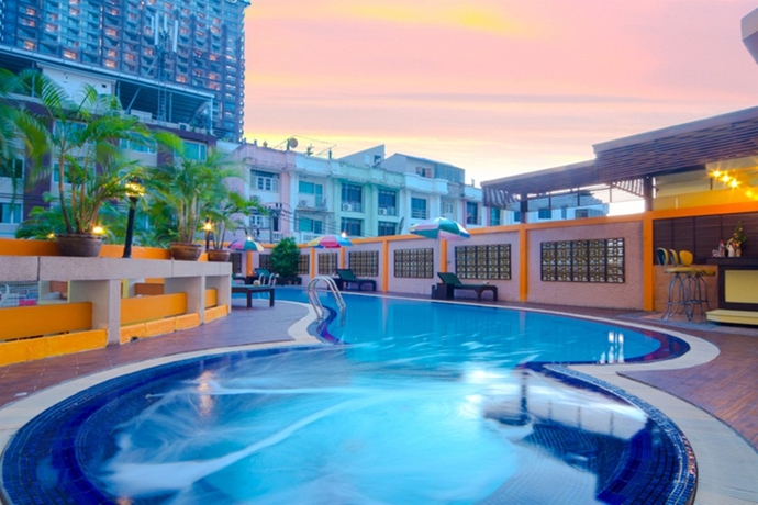 Imagen de la piscina del Hotel Eastiny Inn. Foto 11