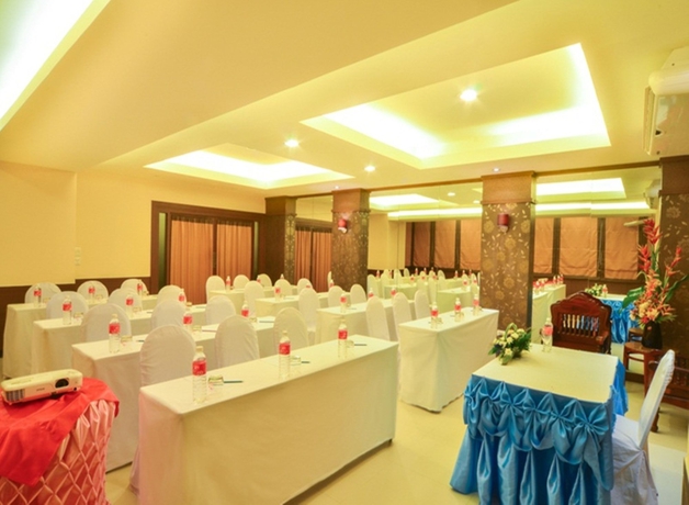 Imagen de los interiores del Hotel Eastiny Place Hotel Pattaya. Foto 10