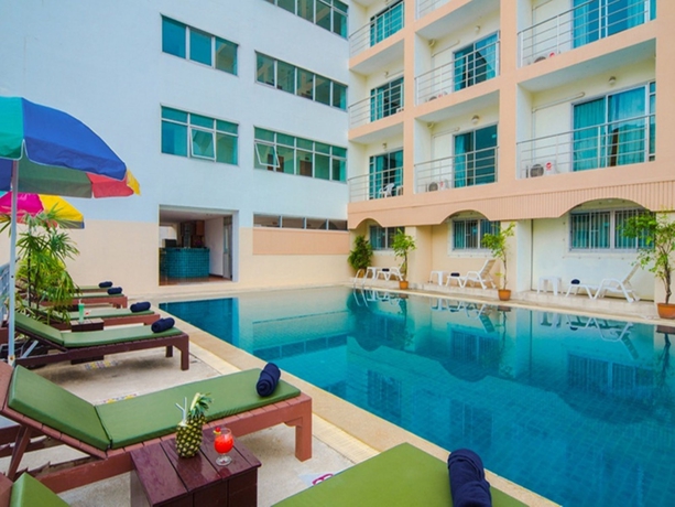 Imagen de la piscina del Hotel Eastiny Seven Hotel. Foto 16