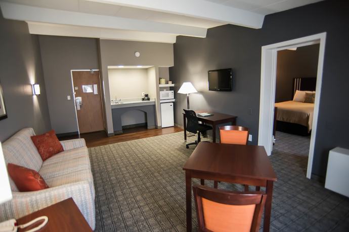Imagen de la habitación del Hotel Eastland Suites And Conference Center. Foto 6