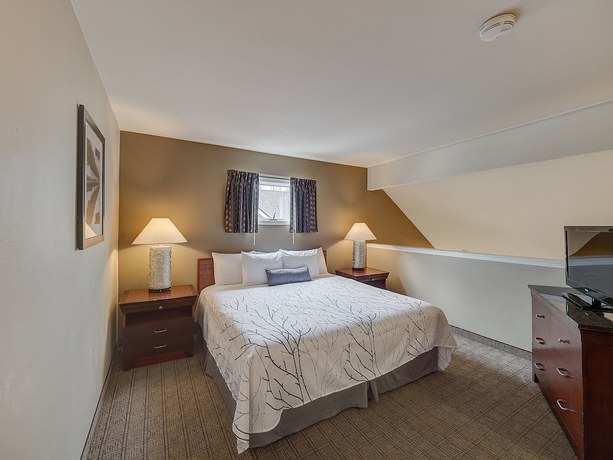 Imagen de la habitación del Hotel Eastland Suites And Conference Center. Foto 15