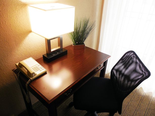 Imagen de la habitación del Hotel Eastland Suites And Conference Center. Foto 17