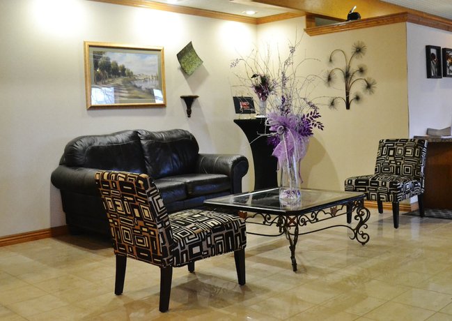 Imagen de los interiores del Hotel Eastland Suites And Conference Center. Foto 19