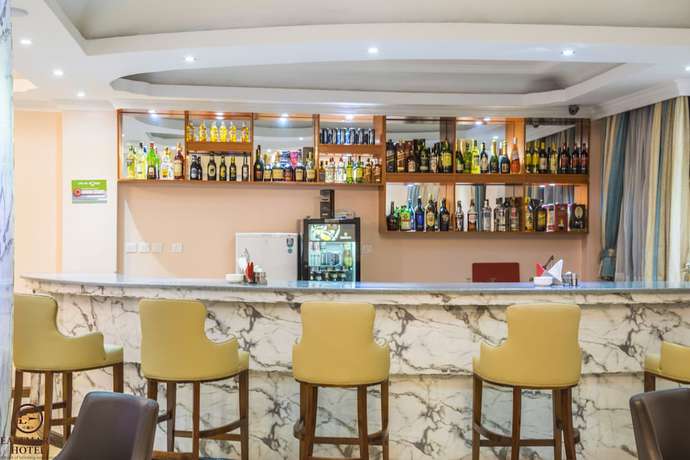 Imagen del bar/restaurante del Hotel Eastmark. Foto 2