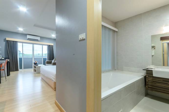 Imagen de la habitación del Hotel Eastpana, Si Racha. Foto 8