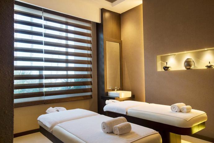 Imagen de los interiores del Hotel Eastparc. Foto 7