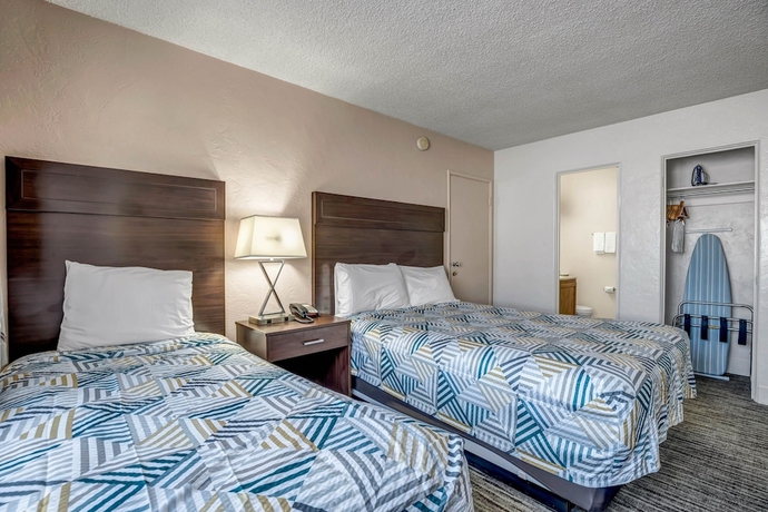 Imagen de la habitación del Hotel Eastside Lodge. Foto 6