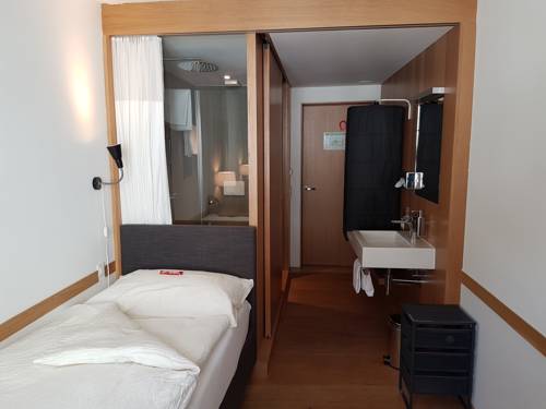 Imagen de la habitación del Hotel East-west Riverside. Foto 3
