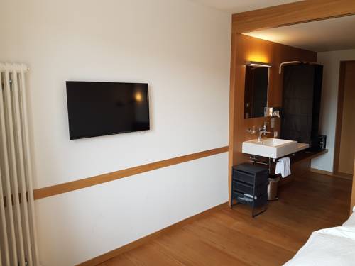 Imagen de la habitación del Hotel East-west Riverside. Foto 4