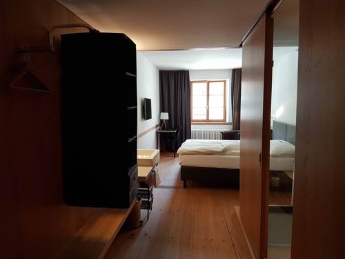 Imagen de la habitación del Hotel East-west Riverside. Foto 7