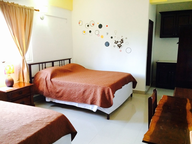 Imagen de la habitación del Hotel Easy Inn. Foto 4