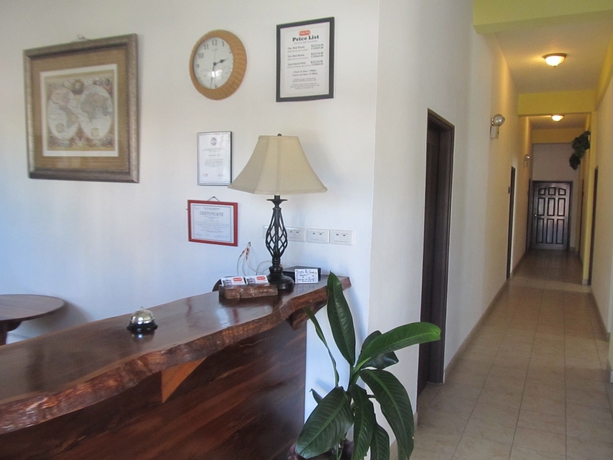 Imagen de los interiores del Hotel Easy Inn. Foto 15