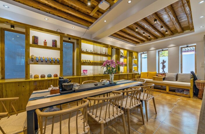Imagen del bar/restaurante del Hotel Easy Inn, Lijiang. Foto 13