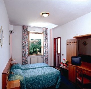 Imagen de la habitación del Hotel Easy Siena. Foto 9