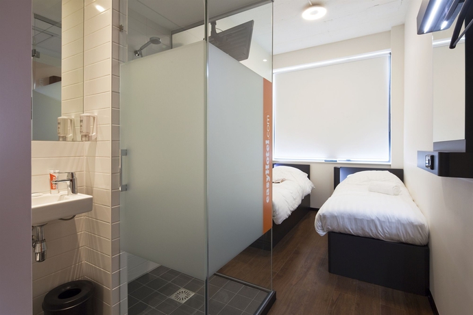 Imagen de la habitación del Hotel Easyhotel Amsterdam City Centre South. Foto 8