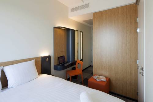 Imagen de la habitación del Hotel Easyhotel Amsterdam Zaandam. Foto 4