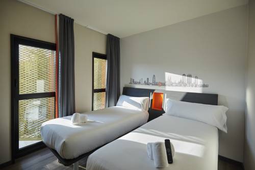 Imagen de la habitación del Hotel Easyhotel Barcelona Fira. Foto 5