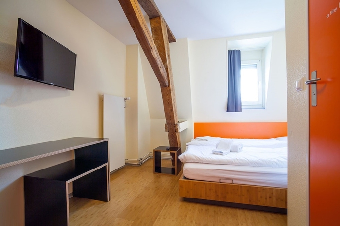 Imagen de la habitación del Hotel Easyhotel Basel City - Contactless Self Check-in. Foto 6
