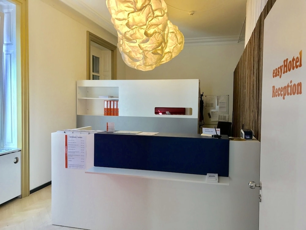 Imagen de los interiores del Hotel Easyhotel Basel - Contactless Self Check-in. Foto 18