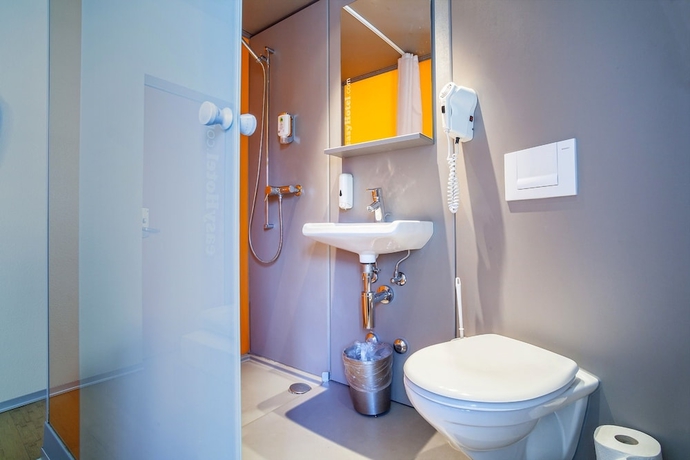 Imagen de la habitación del Hotel Easyhotel Basel - Contactless Self Check-in. Foto 17