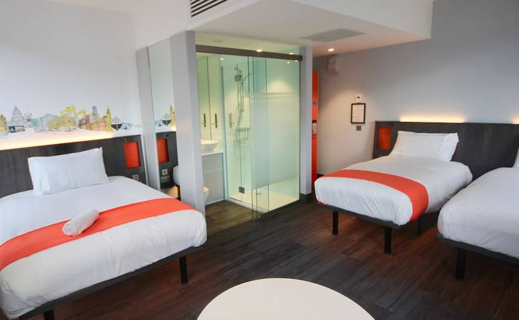 Imagen de la habitación del Hotel Easyhotel Belfast. Foto 6