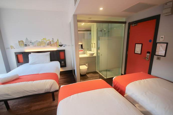 Imagen de la habitación del Hotel Easyhotel Belfast. Foto 9