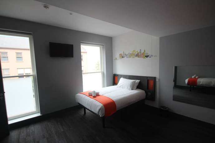 Imagen de la habitación del Hotel Easyhotel Belfast. Foto 10