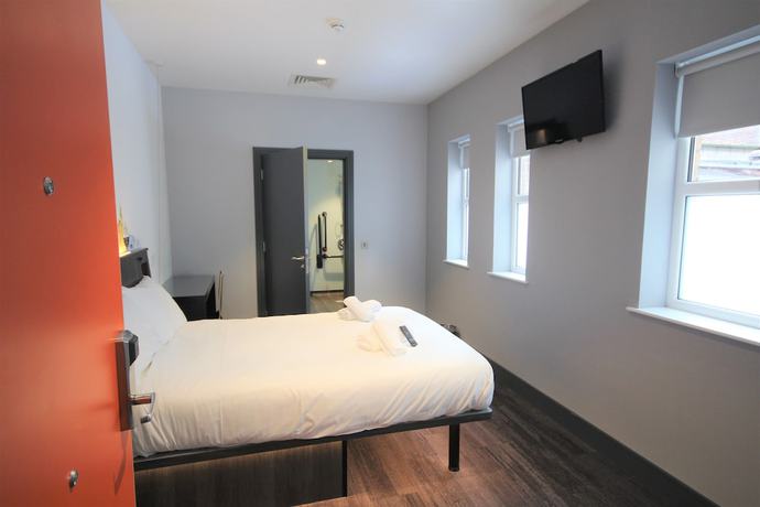 Imagen de la habitación del Hotel Easyhotel Belfast. Foto 19
