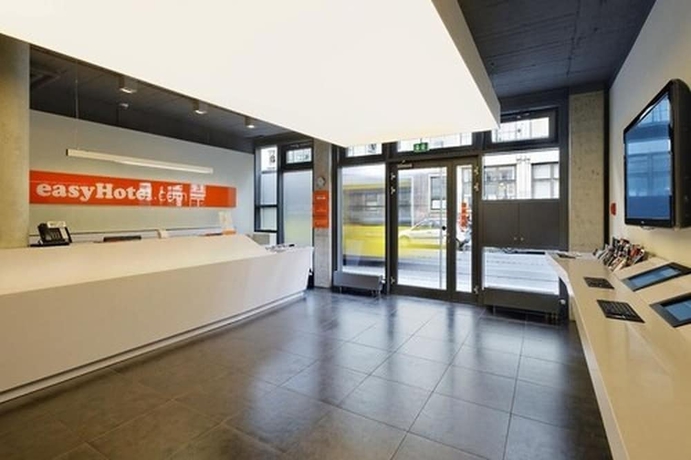 Imagen de los interiores del Hotel Easyhotel Berlin Hackescher Markt. Foto 15