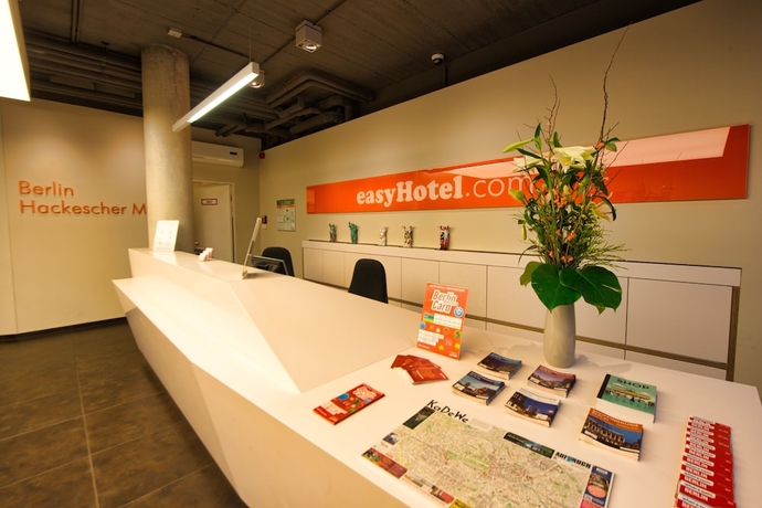 Imagen de los interiores del Hotel Easyhotel Berlin Hackescher Markt. Foto 18
