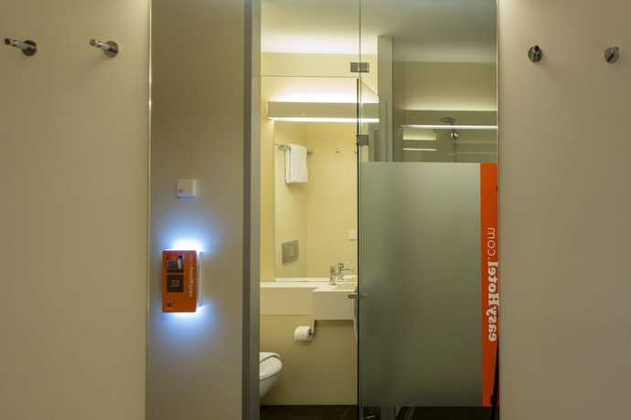 Imagen de la habitación del Hotel Easyhotel Berlin Hackescher Markt. Foto 6