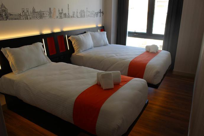 Imagen de la habitación del Hotel Easyhotel Lisbon. Foto 5