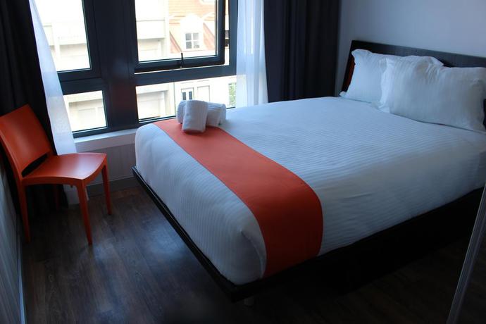 Imagen de la habitación del Hotel Easyhotel Lisbon. Foto 6