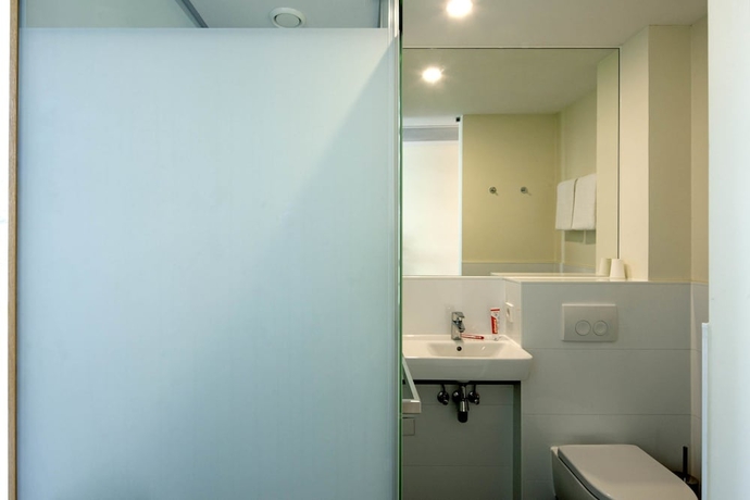 Imagen de la habitación del Hotel Easyhotel Maastricht City Centre. Foto 7