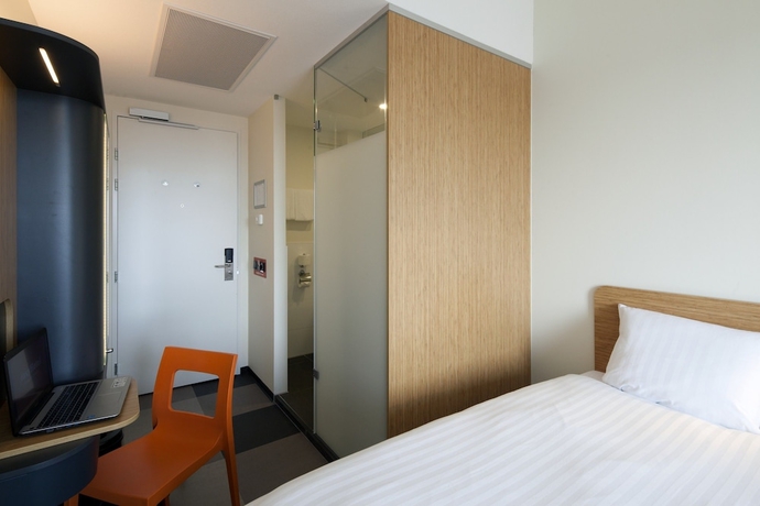 Imagen de la habitación del Hotel Easyhotel Maastricht City Centre. Foto 16