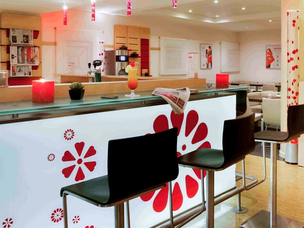 Imagen del bar/restaurante del Hotel Easyhotel Nice Palais Des Congrès – Old Town. Foto 6