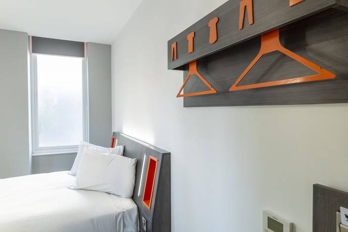 Imagen de la habitación del Hotel Easyhotel Reading. Foto 7