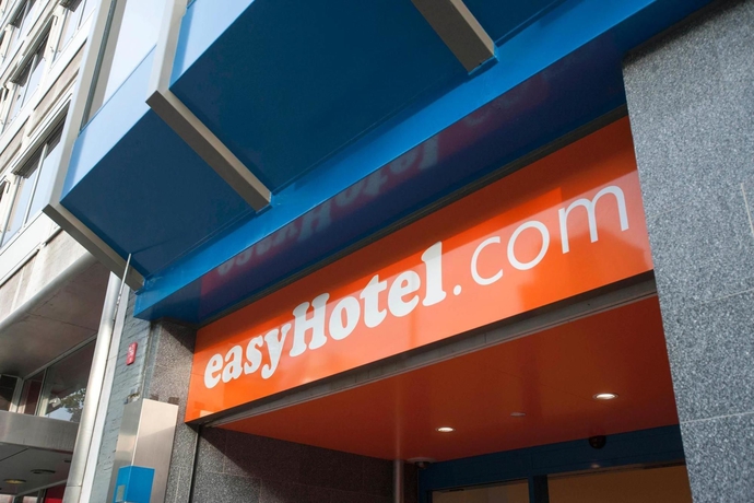Imagen de los exteriores del Hotel Easyhotel Rotterdam City Centre. Foto 12