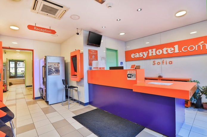 Imagen de los interiores del Hotel Easyhotel Sofia. Foto 19