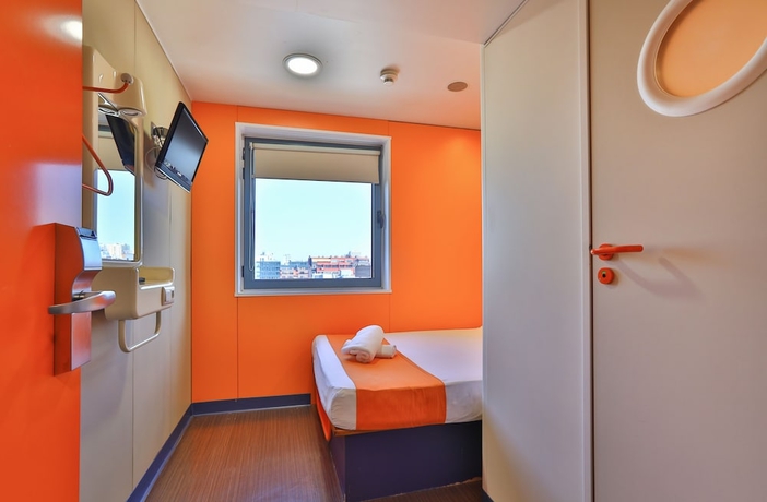 Imagen de la habitación del Hotel Easyhotel Sofia. Foto 8