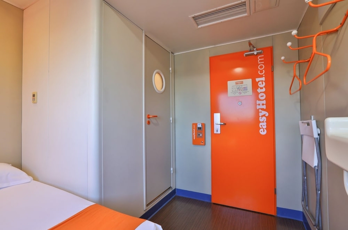 Imagen de la habitación del Hotel Easyhotel Sofia. Foto 10