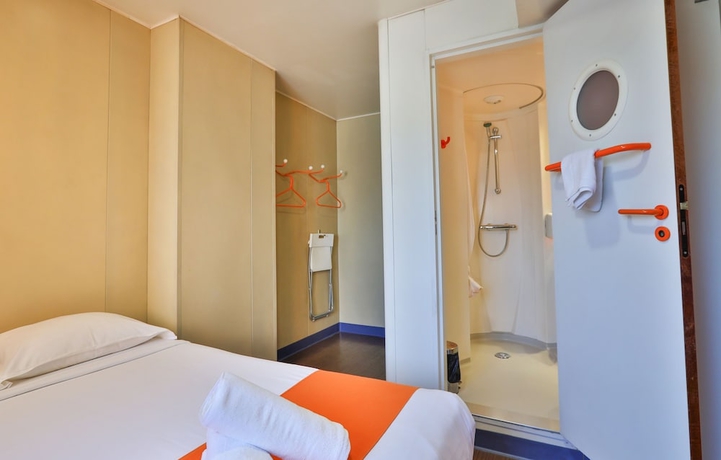 Imagen de la habitación del Hotel Easyhotel Sofia. Foto 11