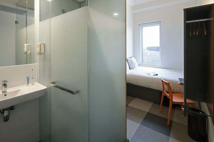 Imagen de la habitación del Hotel Easyhotel The Hague Scheveningen Beach. Foto 14