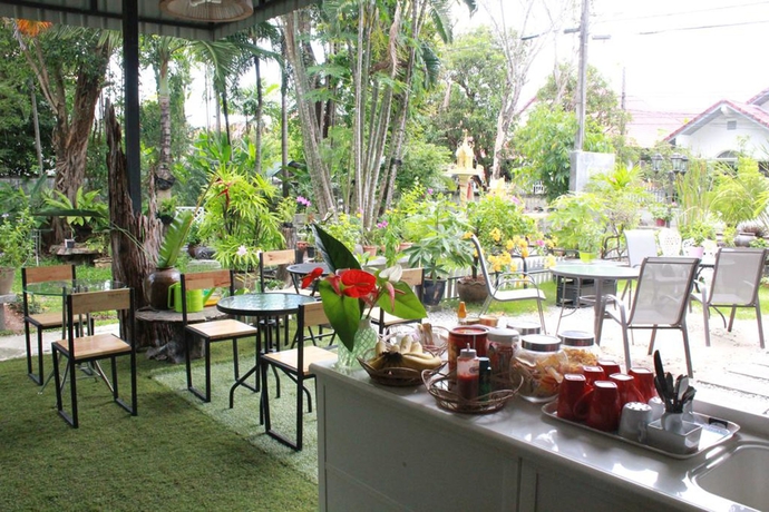 Imagen del bar/restaurante del Hotel Eat N Sleep. Foto 7