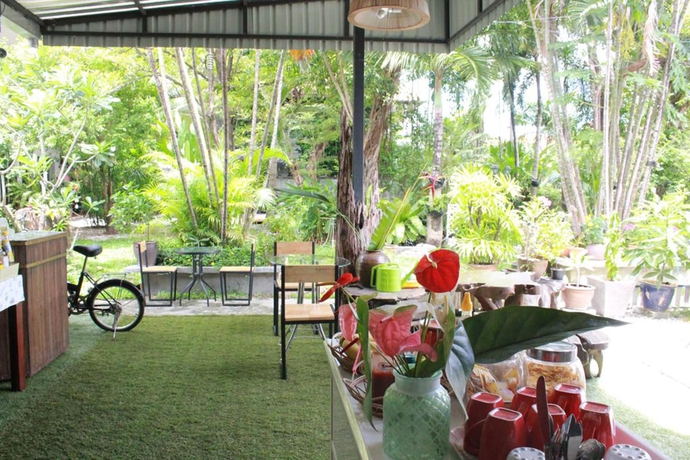 Imagen del bar/restaurante del Hotel Eat N Sleep. Foto 8