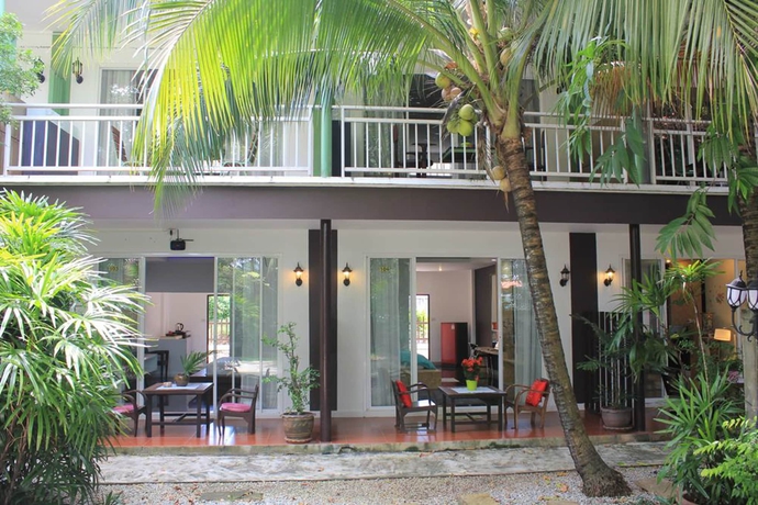 Imagen de los exteriores del Hotel Eat N Sleep. Foto 18