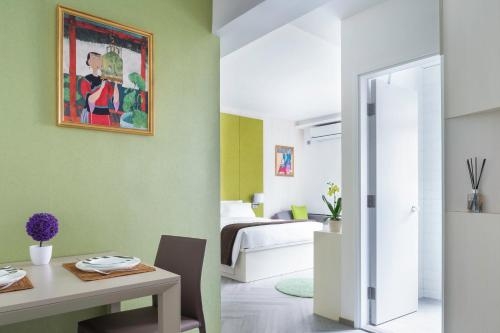 Imagen de la habitación del Hotel Eaton Residences, Village Road. Foto 8