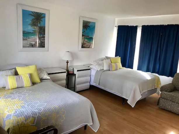 Imagen de la habitación del Hotel Ebb Tide Resort Oceanfront. Foto 10