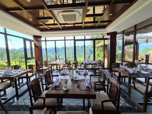 Imagen del bar/restaurante del Hotel Ebino Pu Luong Resort. Foto 7